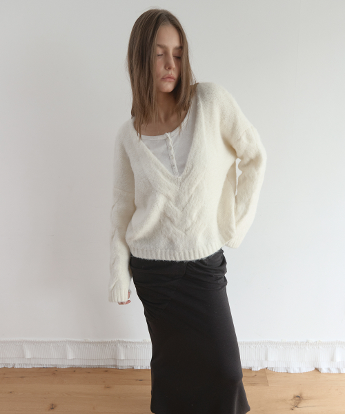 TWIST DEEP V KNIT (IVORY)