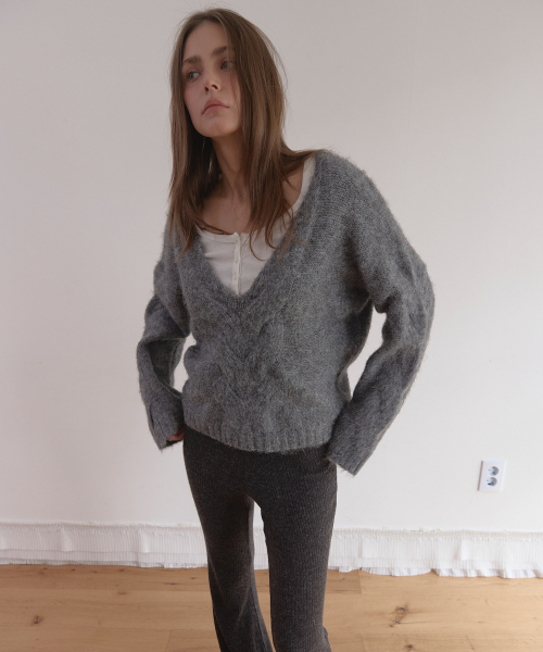 TWIST DEEP V KNIT (MELANGE GREY)