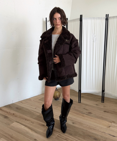 LINE SHEARLING MUSTANG (BROWN)