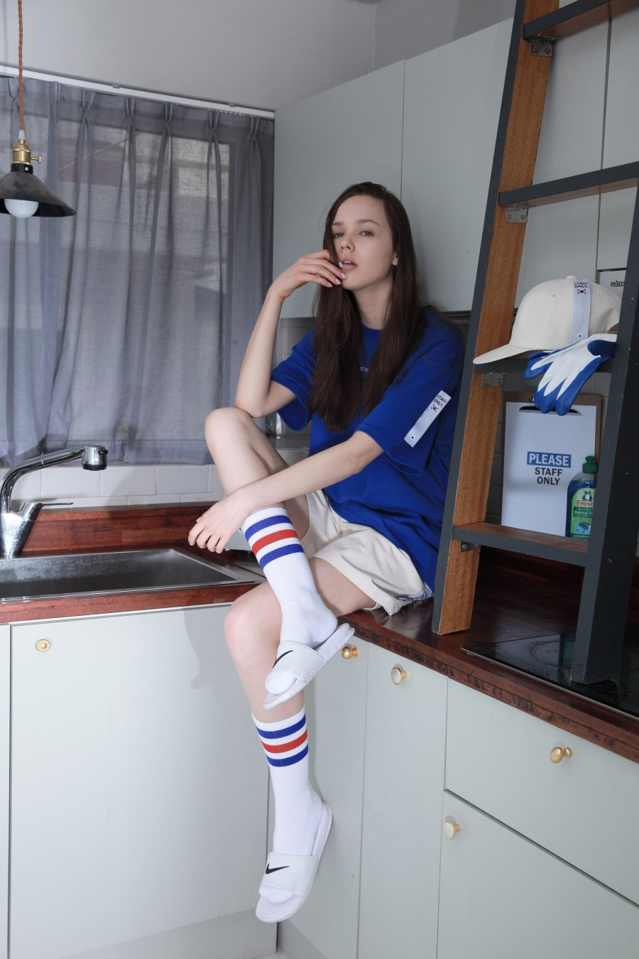 스텝온리(STAFFONLY) CLOSED (BLUE)