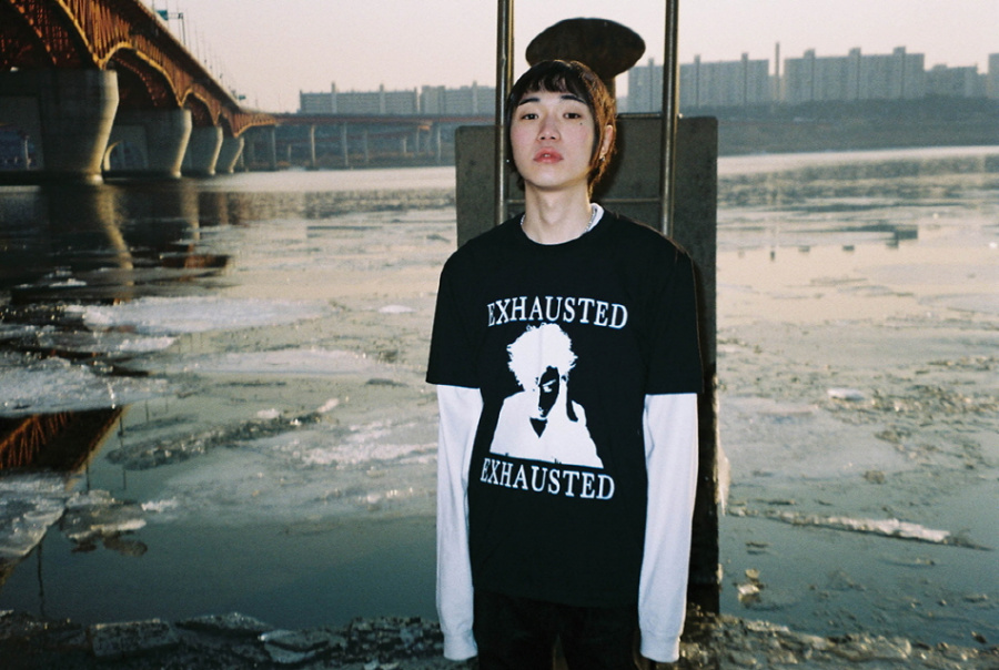 콜라텍(COLLATEC) EXHAUSTED BLACK T-shirts - 41,000원 | 무신사 스토어