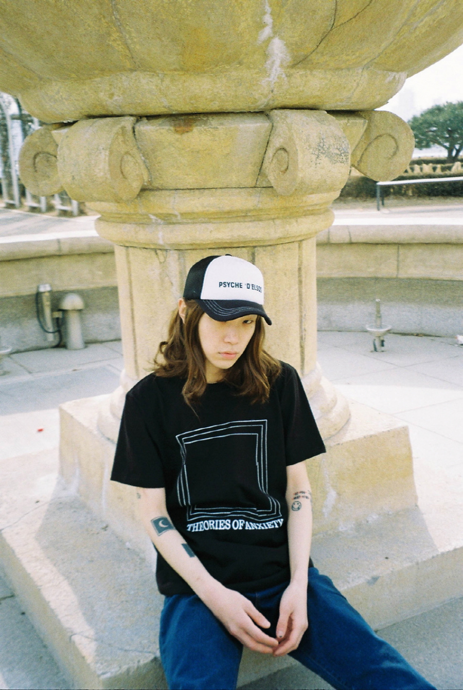콜라텍(COLLATEC) THEORIES OF ANXIETY BLACK T-shirts - 41,000원 | 무신사 스토어