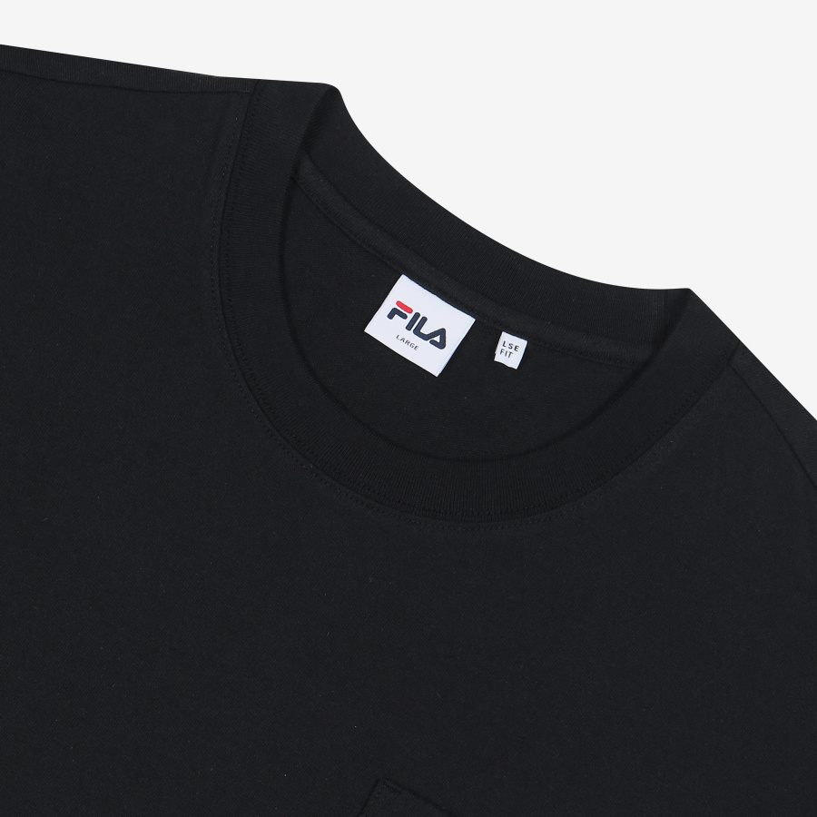 휠라(FILA) 스몰리니어 포켓 루즈핏 반팔티셔츠(FE2RSB5106XBLK)