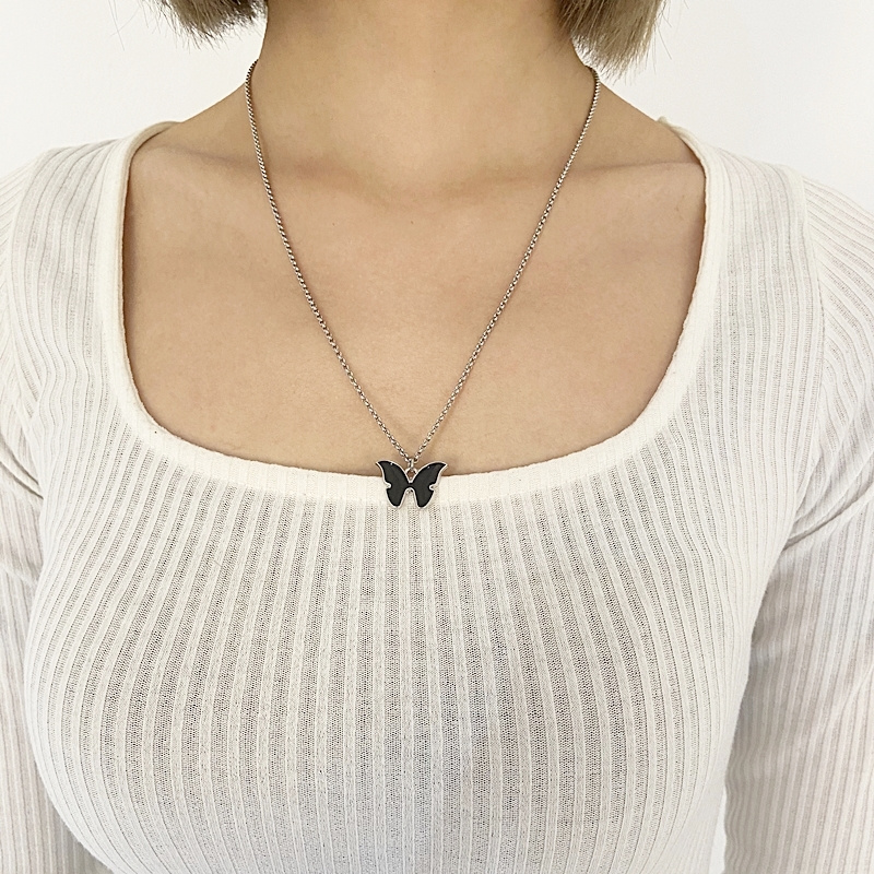 네버커먼(NEVERCOMMON) 라인 블랙 나비 목걸이 - 12,900원 | 무신사 스토어