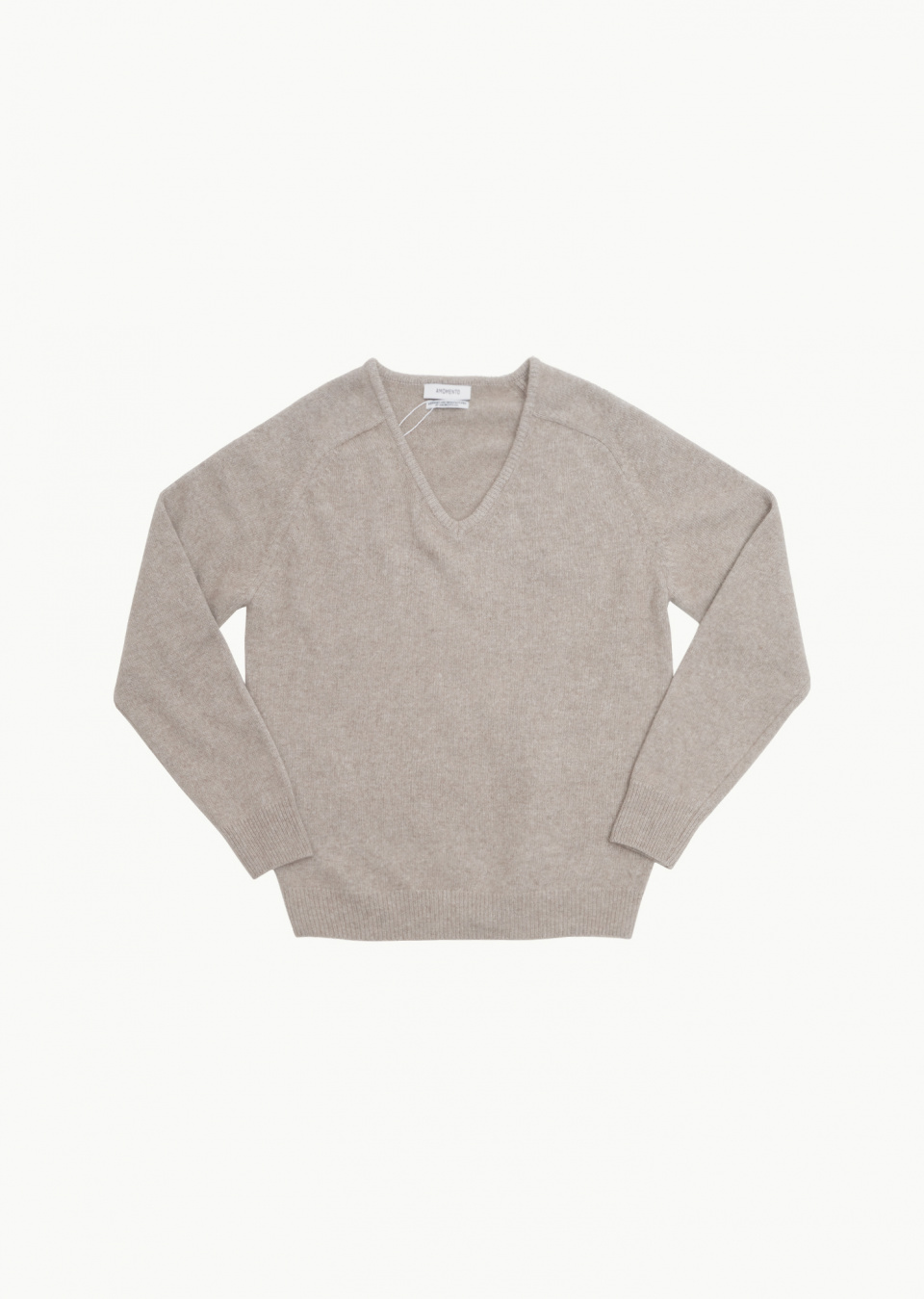 아모멘토(AMOMENTO) RACOON V-NECK KNIT - 사이즈 & 후기 | 무신사