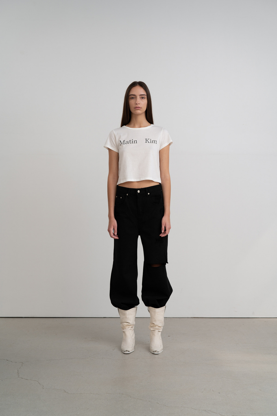 (MARTIN KIM) MATIN KIM LOGO SILKET CROP TOP