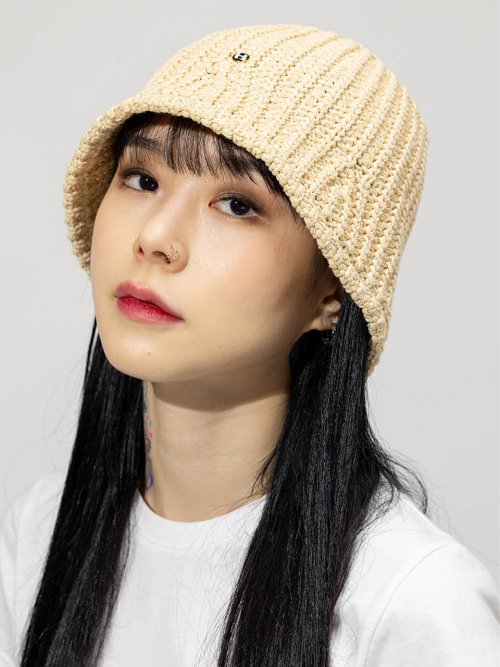 뱃지 써머 니트 버킷햇 라이트베이지