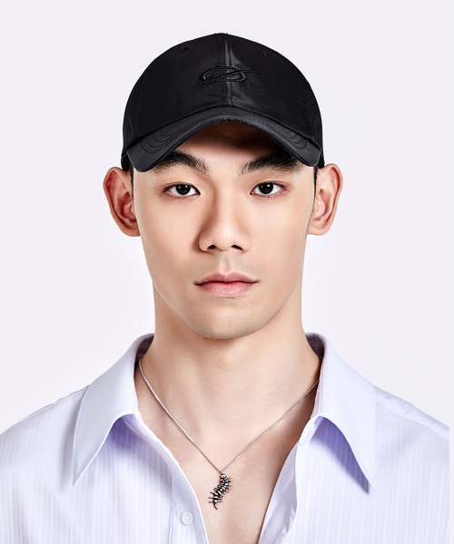 SHINY LOGO EMBROIDERY CAP - BLACK