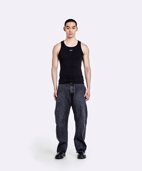 Irregular logo embroidery logo sleeveless - Black