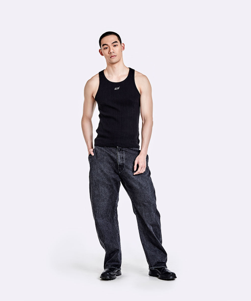 Irregular logo embroidery logo sleeveless - Black