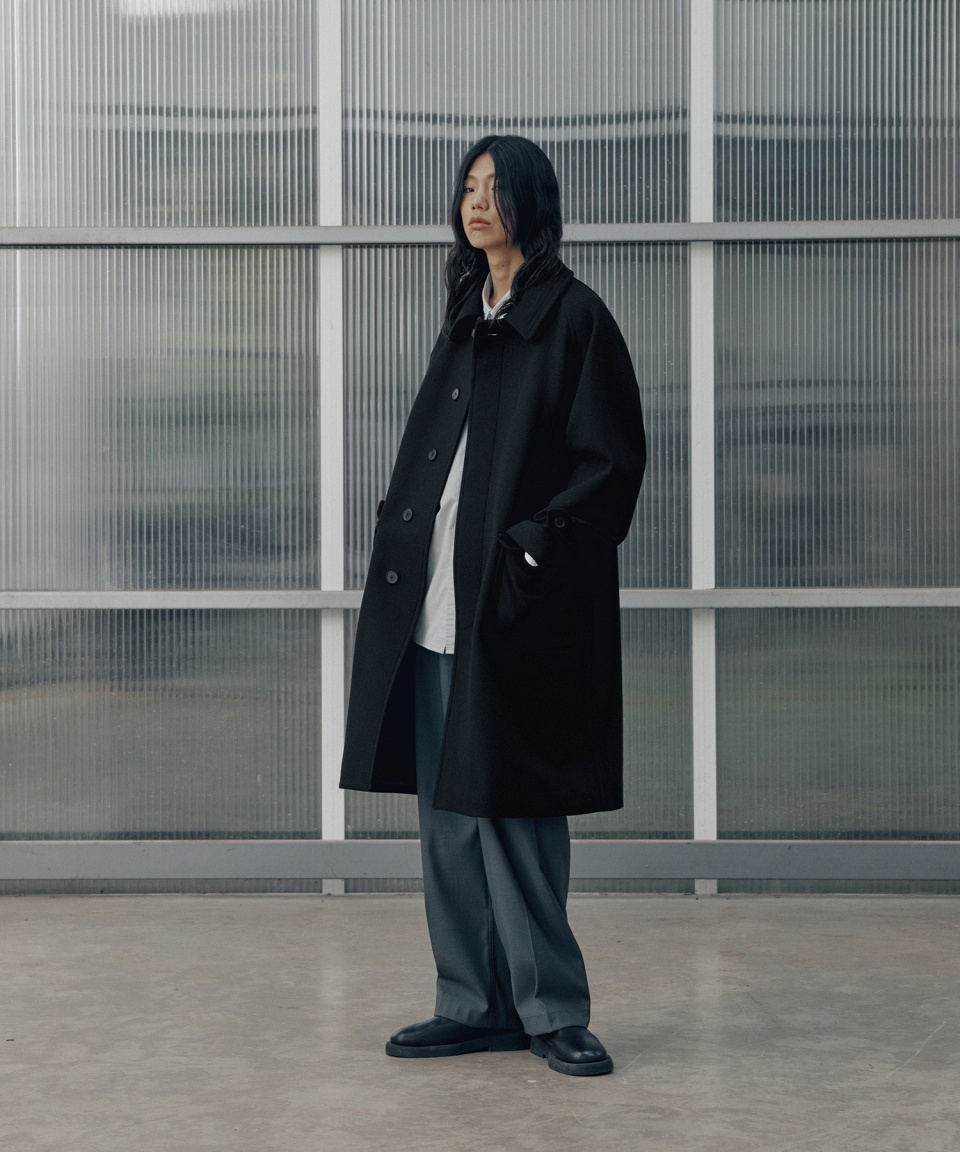 어나더 오피스(ANOTHER OFFICE) Voyager Balmacaan Coat (Black