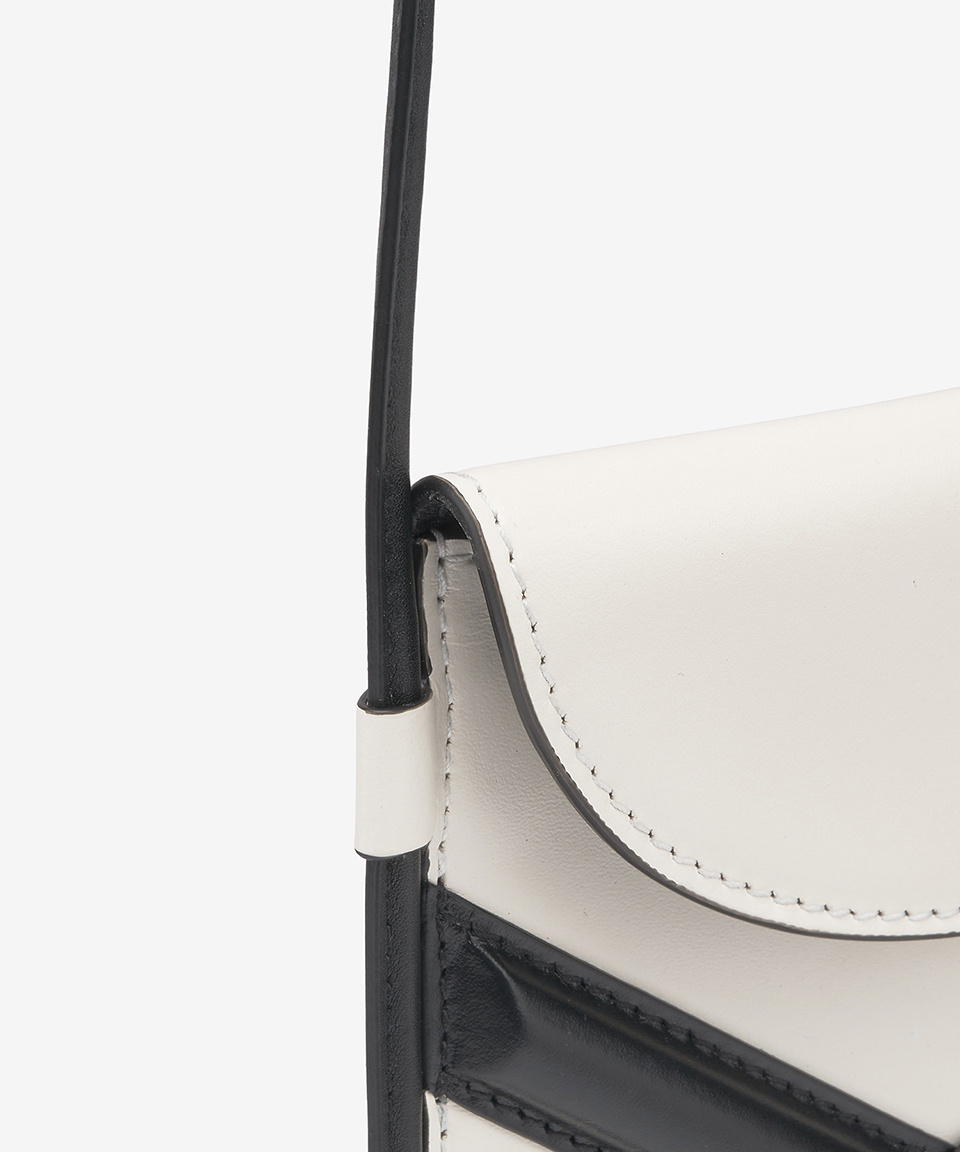 MUSINSA | ALEXANDER McQUEEN Women's Micro Curve Cross Bag