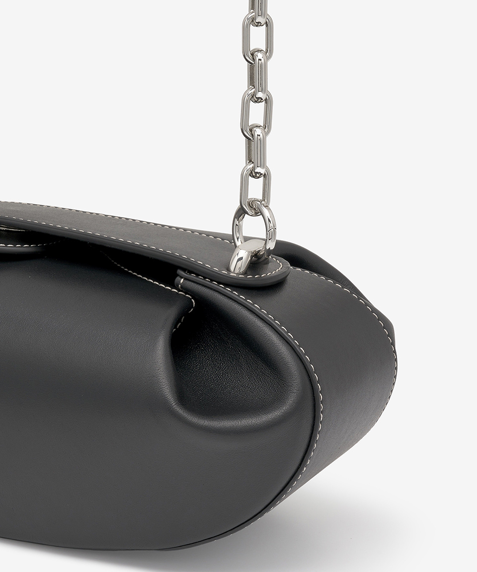 MUSINSA | YUZEFI Baton Tote Bag - Black / YUZCO2HBBT00