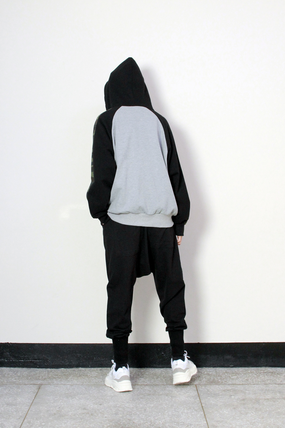 SOLID REAL EXHAUST SWEAT JOGGER PANTS BLACK (Demark) ＠SEOUL