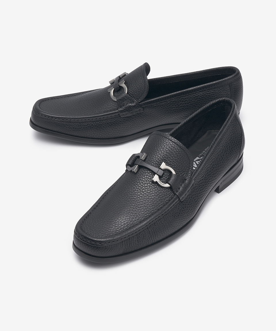 Ferragamo♪SALE♪0774918 Moccasin with Gancini ornament - Women | Ferragamo