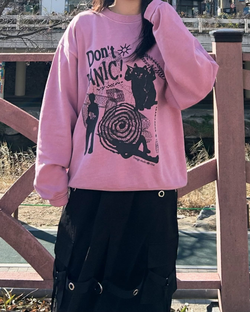 DON’T PANIC PIGMENT SWEATSHIRT PINK(MG2DSMM441A)