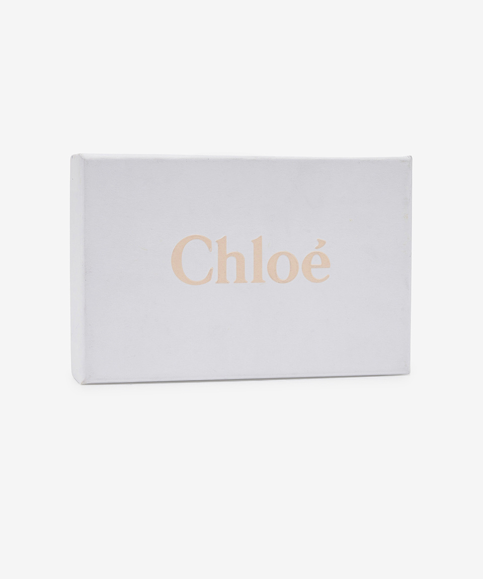MUSINSA | CHLOE Alphabet Zipper Card Holder - Cashmere Grey