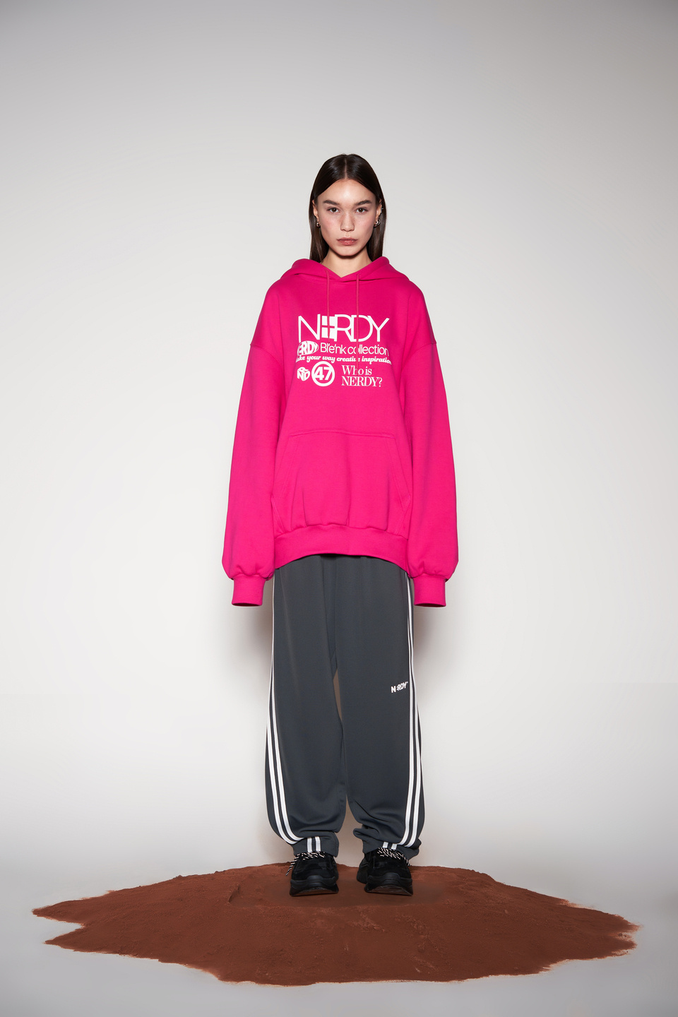 ●NERDY● Curved Line Track Pants (3色) unisex MUSINSA | NERDY Curved Line Track Pants (Black/Blue/Charcoal)