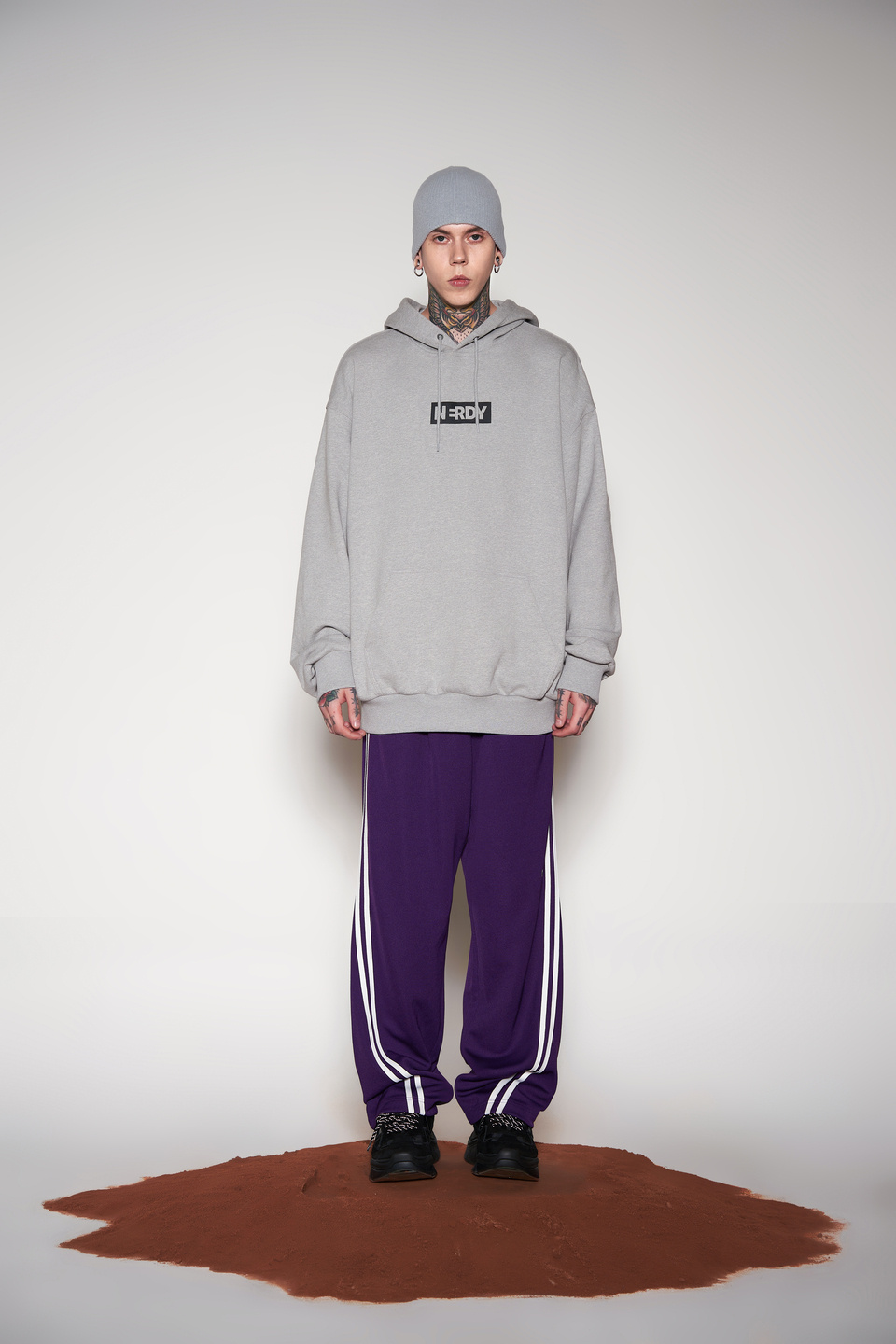●NERDY● Curved Line Track Pants (3色) unisex MUSINSA | NERDY Curved Wide Track Pants Dark Purple