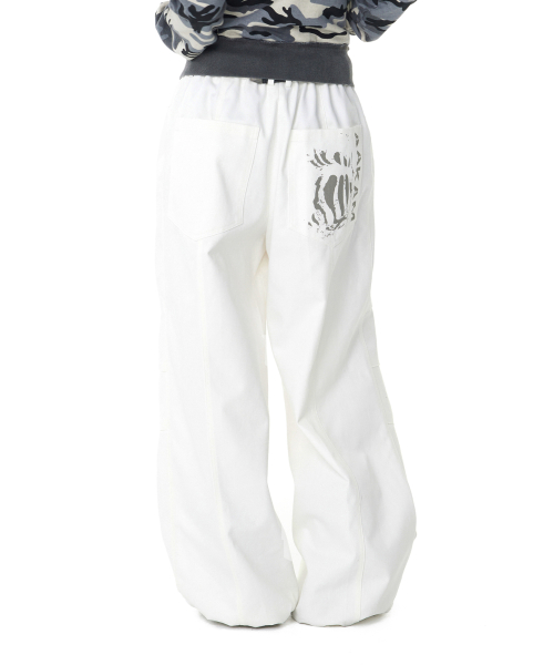Knee Pin-tuck Printed Denim Pants (White)