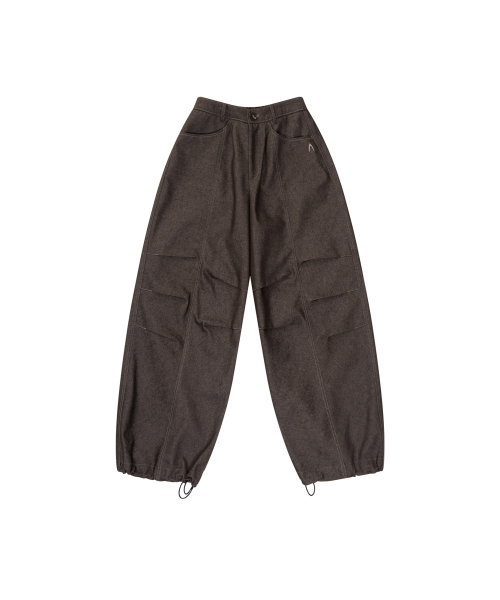 Knee Pin-tuck Printed Denim Pants (Brown)
