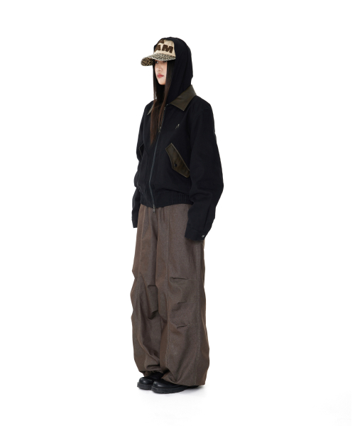 Knee Pin-tuck Printed Denim Pants (Brown)