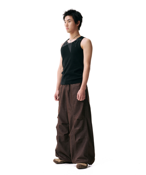 Knee Pin-tuck Printed Denim Pants (Brown)