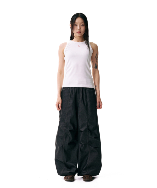 Knee Pin-tuck Printed Denim Pants (Black)