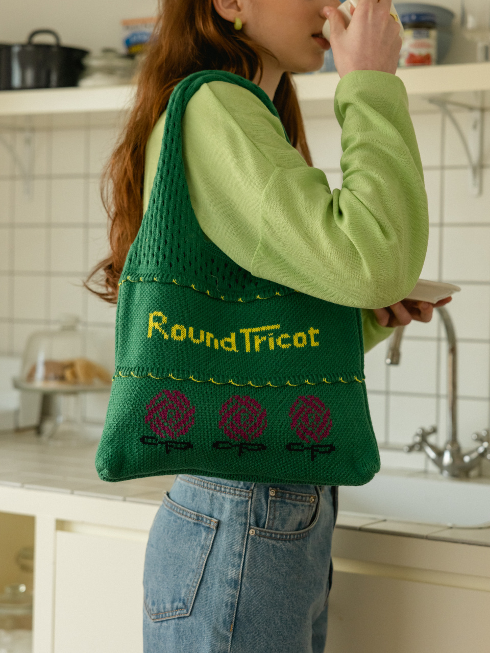 라운드트리코(ROUNDTRICOT) 로고 자카드 니트 백 - 그린 - 사이즈 & 후기 | 무신사