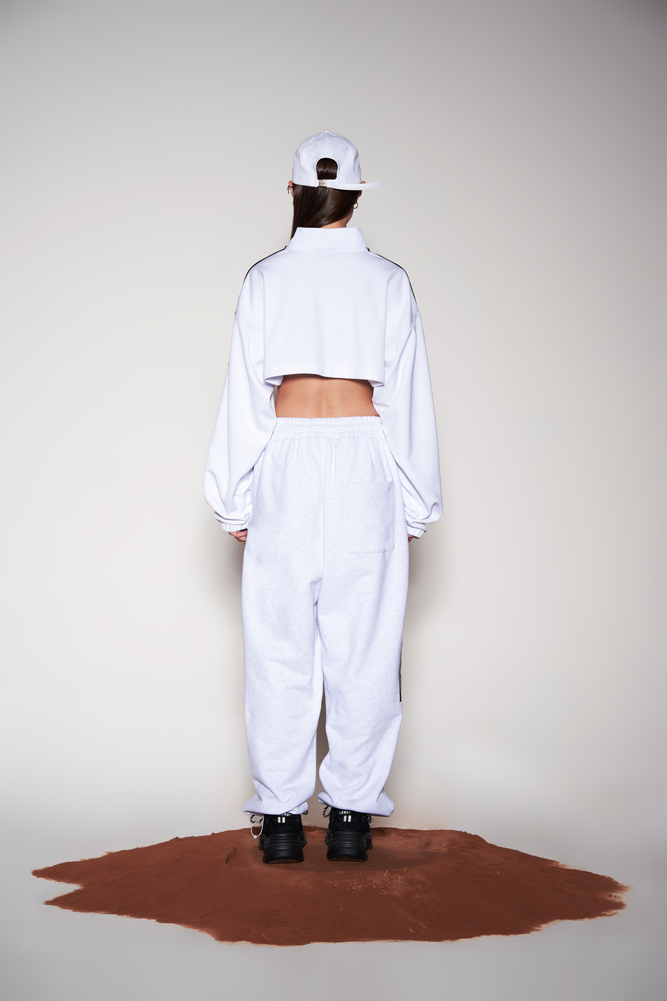MUSINSA | NERDY Vertical Logo Sweatpants Melange White