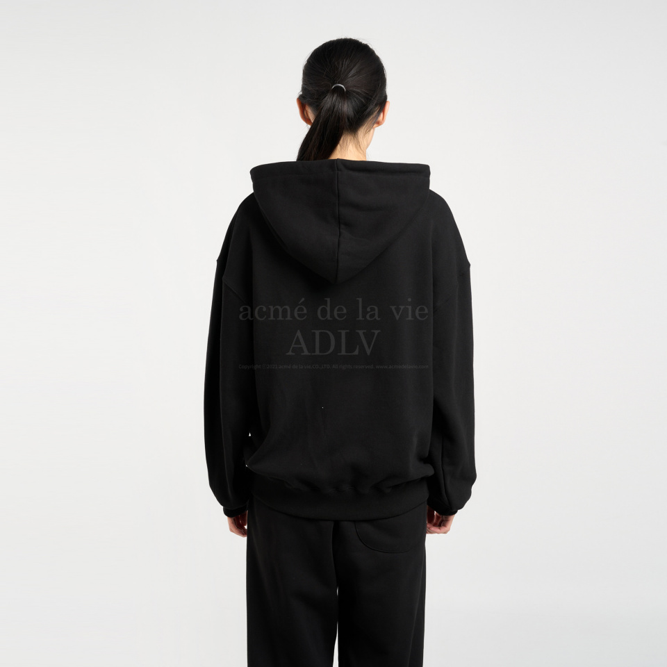 아크메드라비(ACME DE LA VIE) LAUREL A LOGO EMBLEM HOODIE BLACK