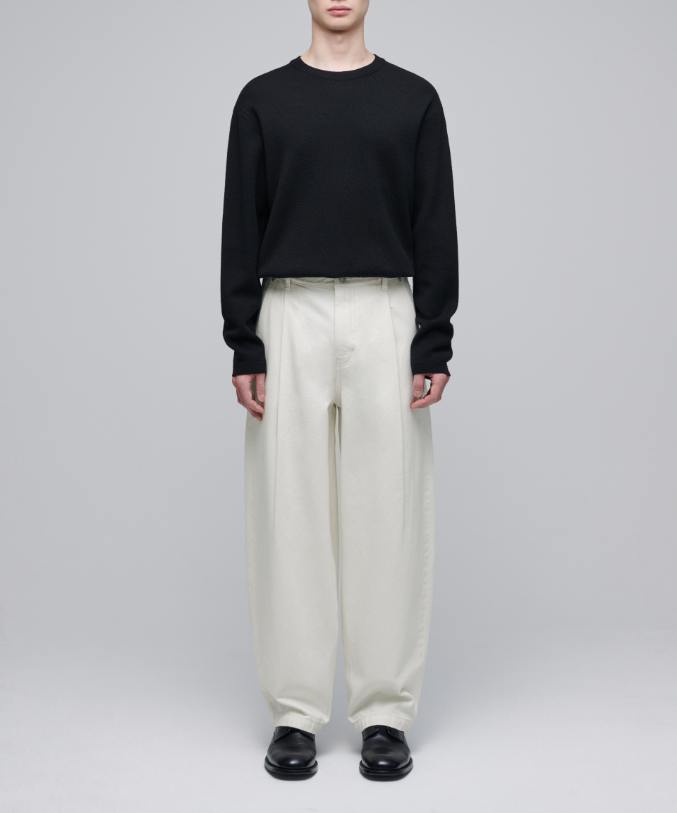 MUSINSA | MUSINSA STANDARD CONE Deep Tuck Curved Denim Pants