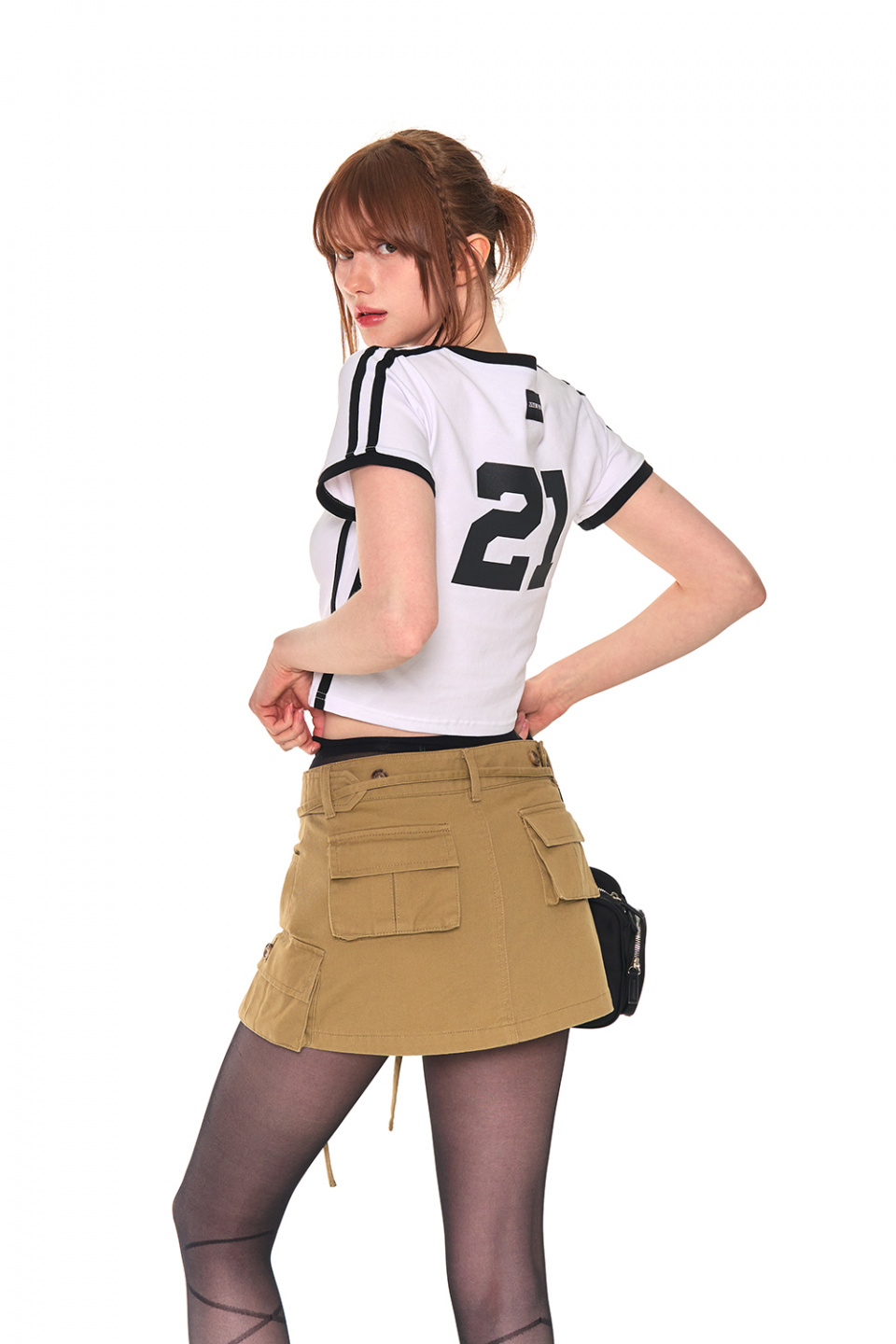 IVE 着用[ ZIZEMUSEUM] V LINE SPORTY T-SHIRTS (2 color) MUSINSA | ZIZEMUSEUM V LINE SPORTY T-SHIRTS (WHITE)