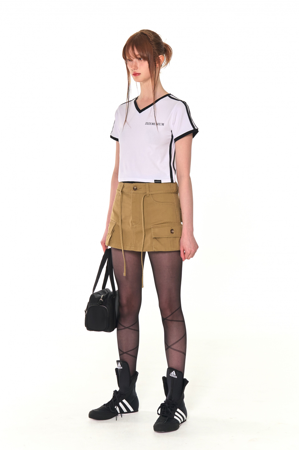 MUSINSA公式 | ZIZEMUSEUM V LINE SPORTY T-SHIRTS (WHITE)