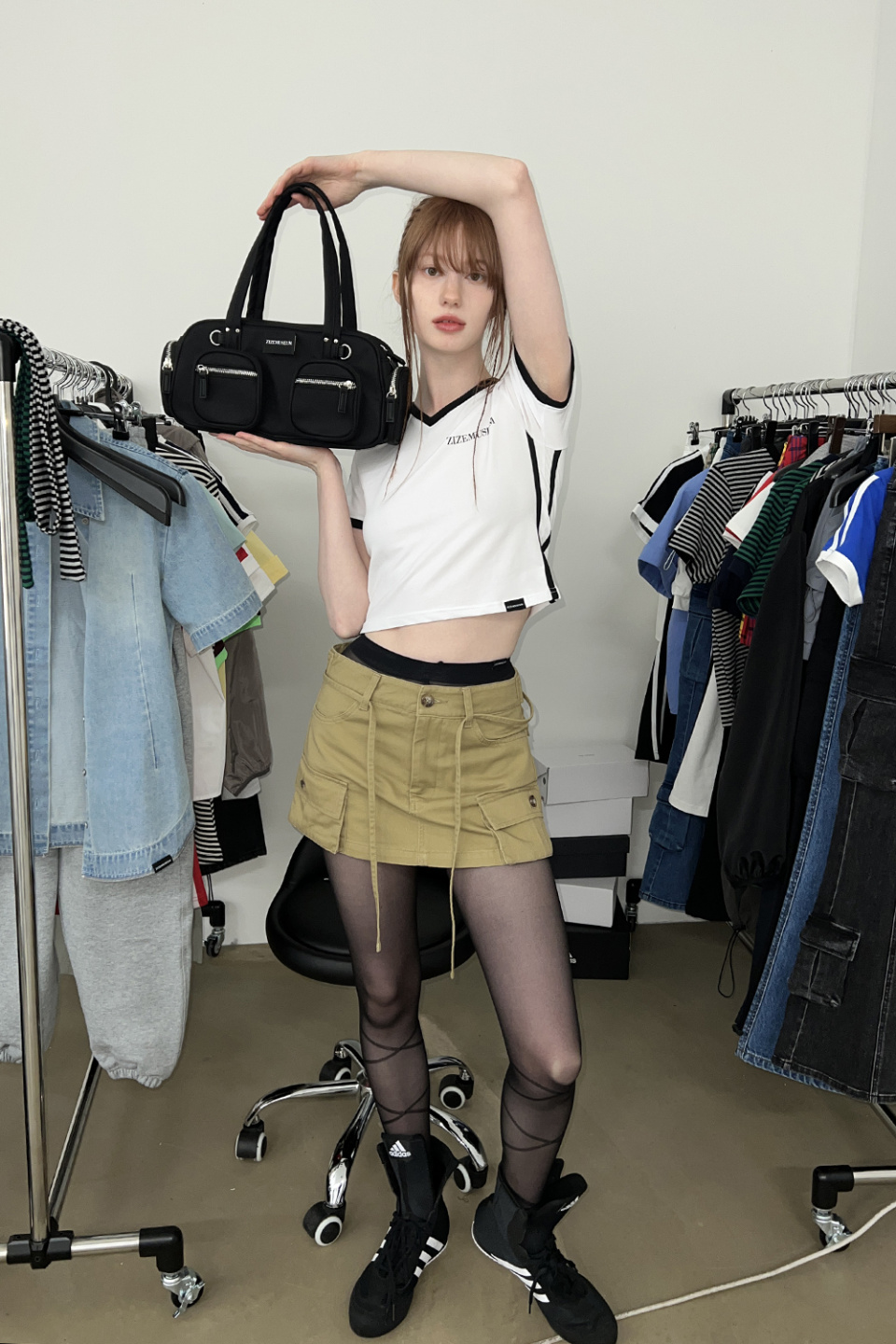 送料/関税込 ●ZIZEMUSEUM● V LINE SPORTY T-SHIRTS MUSINSA公式 | ZIZEMUSEUM V LINE SPORTY T-SHIRTS (WHITE)