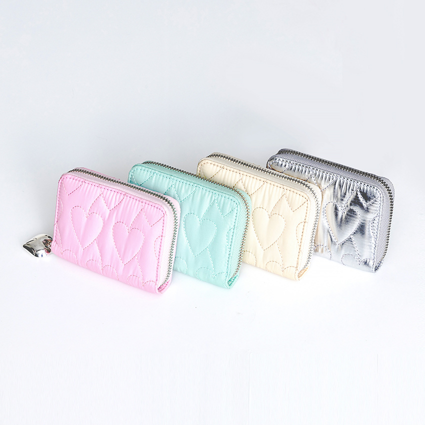 【HOLLY LOVES LOVE】Heart Quilting Wallet ★送料・関税込★ MUSINSA | HOLLY LOVES LOVE Heart Quilting Wallet [Silver]