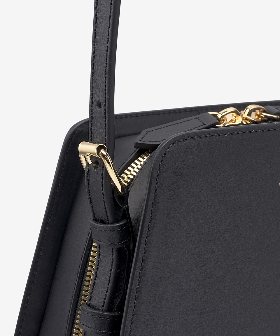 MUSINSA | A.P.C. Small Tetra Crossbag - Black / PXAWVF61747LZZ