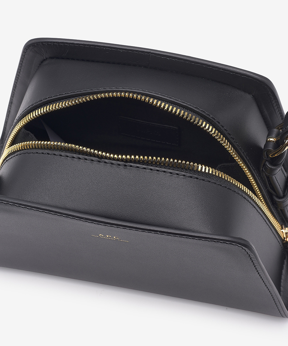 A.P.C｜CROSSBAGS (Tetra Small Bag (PXAWV F61747 LZZ)) APC Women's Shoulder Bag PXAWV F61747 LZZ NOIR 48272728 | eBay