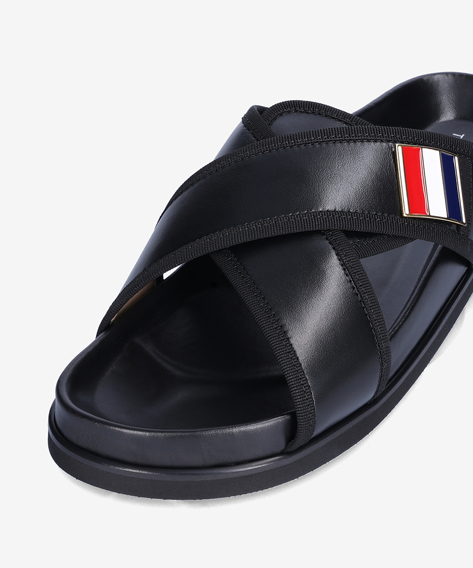 MUSINSA | THOM BROWNE Vitello cap enamel Chris cross lopper