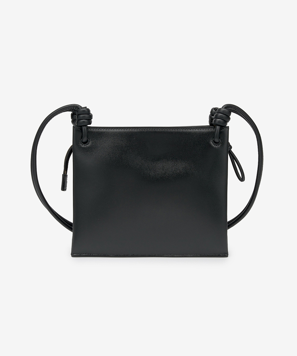 ★Jil Sander★ Small Logo Shoulder Bag Black JSWU852664WUB69 Jil Sander Small Folded Leather Shoulder Bag | Black | FARFETCH