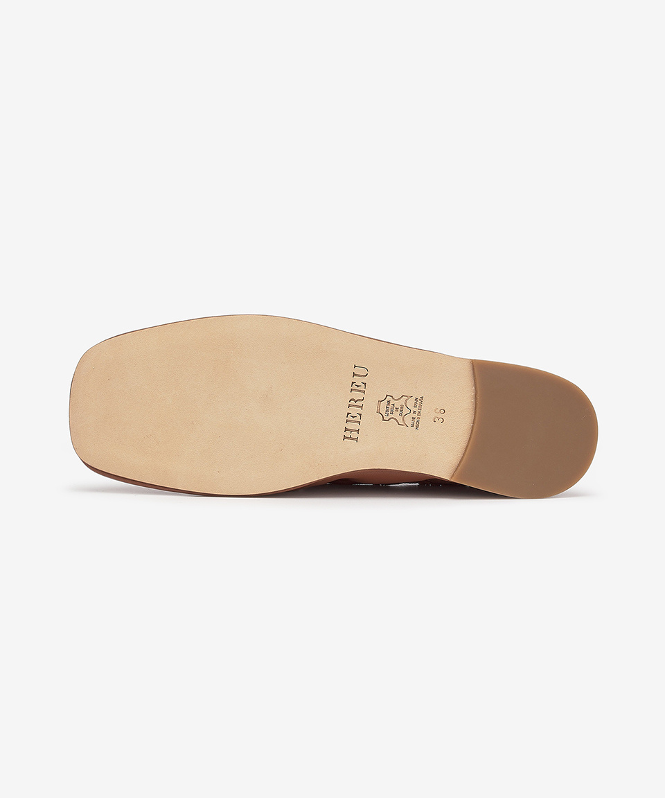 MUSINSA公式 | HEREU PUNTERA FLAT SHOOTS - Chesnut