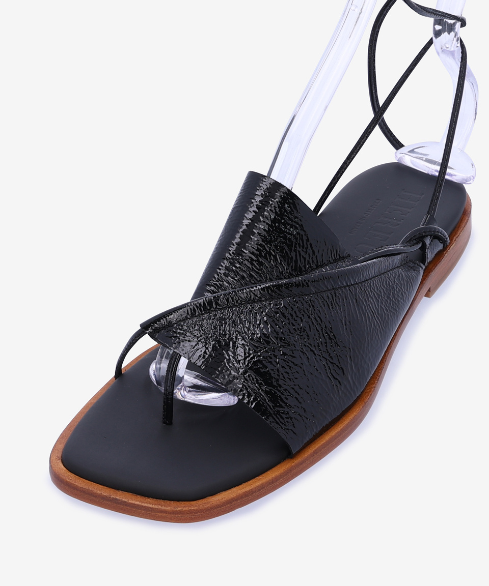 MUSINSA | HEREU Clava Sandals - Black / WFR23CLSH001