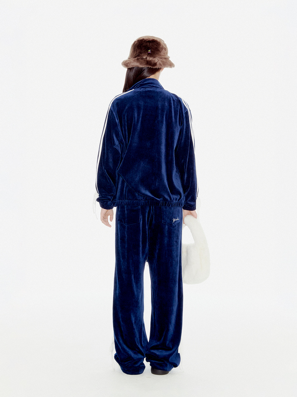 유희(YOUHEE) YOUHEE LETTERING LONG SLEEVE BLACK