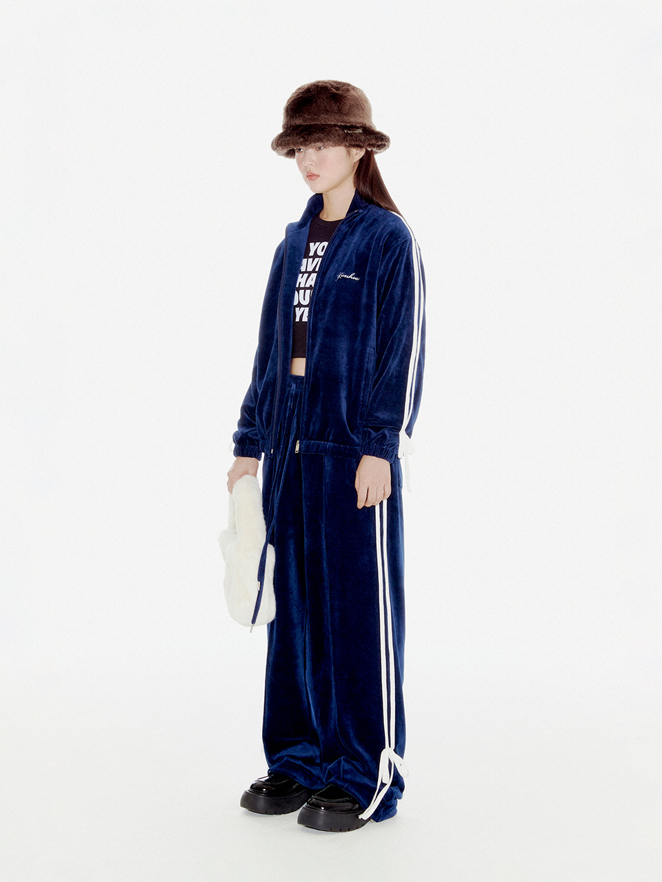 유희(YOUHEE) YOUHEE LETTERING LONG SLEEVE BLACK