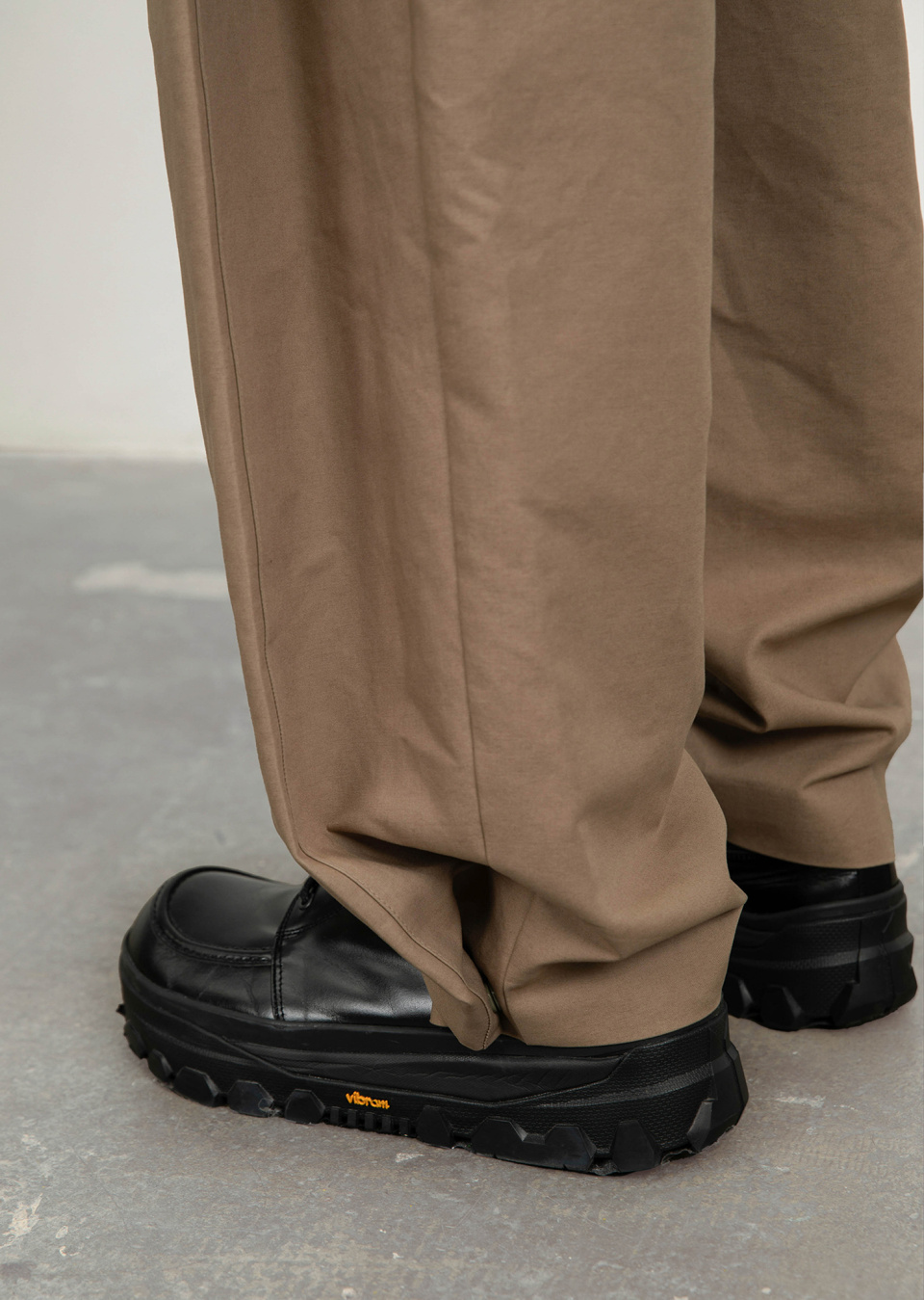 아모멘토(AMOMENTO) MENS SNAP GARCONNE PANTS (2 COLORS) - 사이즈