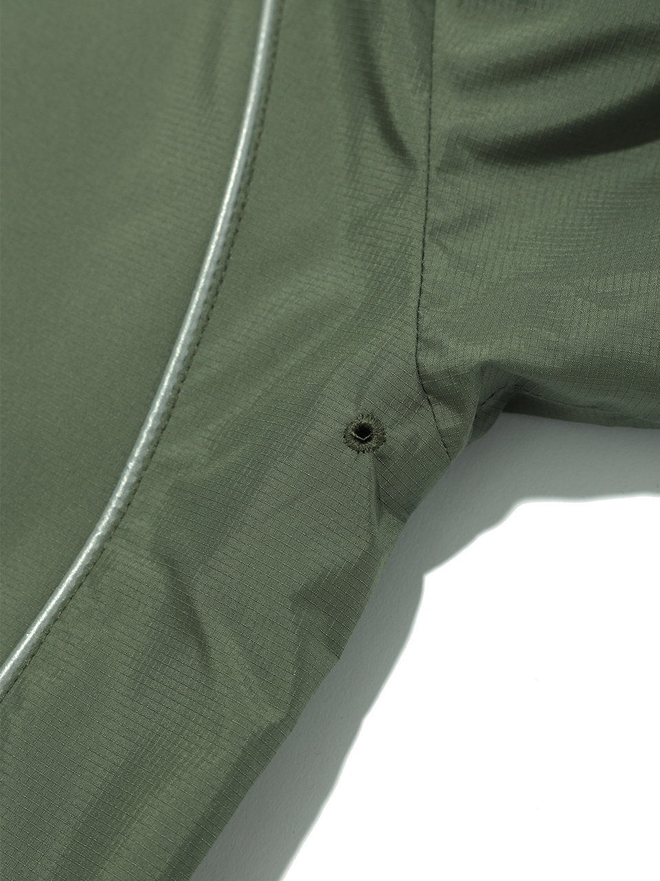 크리틱(CRITIC) WORMHOLE LOGO JACKET KHAKI - 사이즈 & 후기 | 무신사