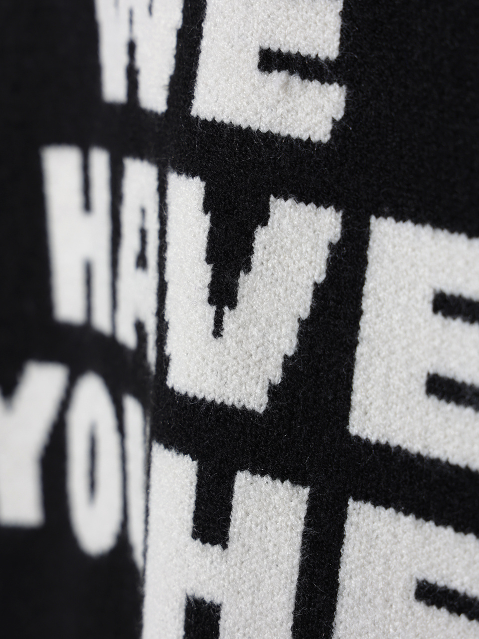 유희(YOUHEE) YOUHEE LETTERING PULLOVER KNIT BLACK