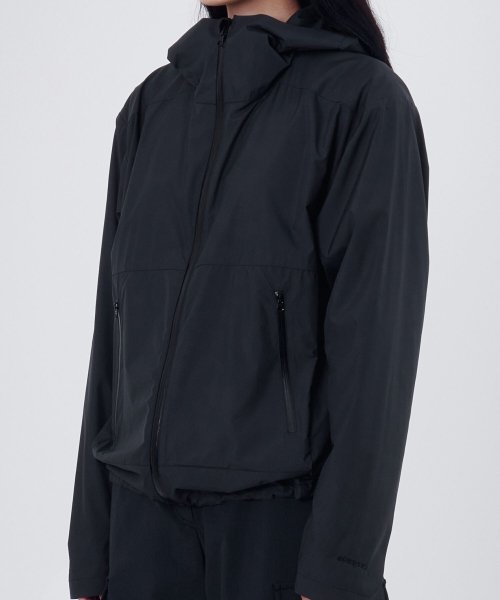 W Light Wind Breaker, Ink Black