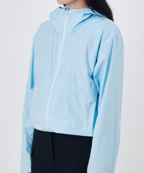 W Light Wind Breaker, Light Blue