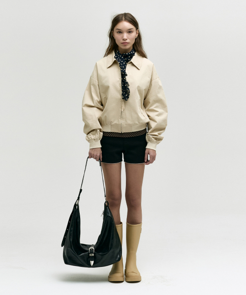 BELTED HOBO_black glossy plain